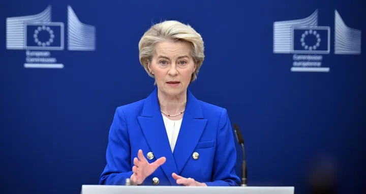 URSULA VON DER LEYEN BRISEL aa.jpg/