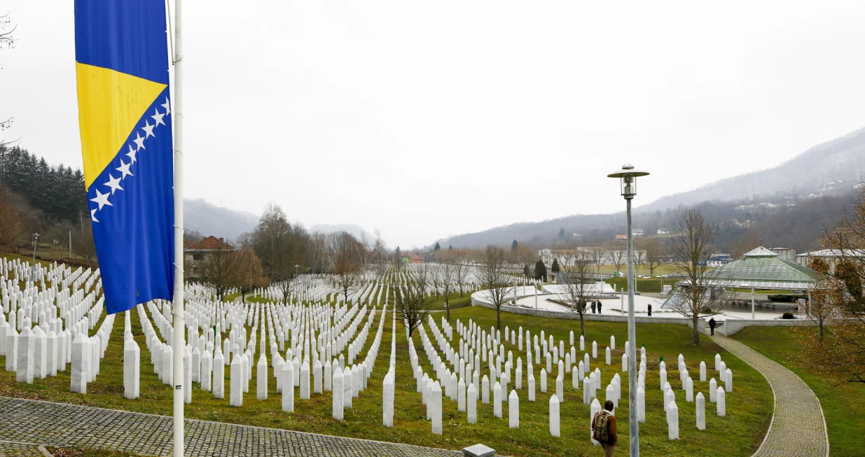 Memorijalni centar Potočari zimi/Damir Deljo