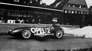 jedan od najuspješnijih njemačkih brendova koji danas posluje u okvirima Stellantis grupacije, Opel na jedinstven način obilježava 125 godina proizvodnje automobila u svojim njemačkim pogonima… SDTGsdgs/