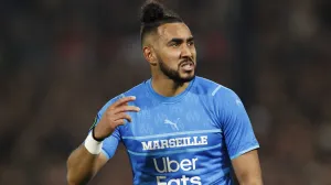 epa09915208 Dimitri Payet of Olympique de Marseille in action during the UEFA Conference League semifinal, first leg soccer match between Feyenoord and Olympique Marseille at Feyenoord Stadium de Kuip in Rotterdam, Netherlands, 28 April 2022. EPA/MAURICE VAN STEEN