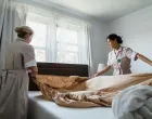Provjerene taktike sobarica za brzo i učinkovito čišćenje hotelskih soba mogu se lako primijeniti i u kućanstvu/Pexels