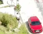 Navijač bježi policajcu