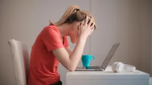 Stručnjaci preporučuju da ustajete svakih 30 minuta/Pexels