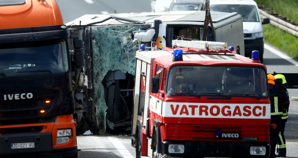 04.05.2025., Popovaca - Prometna nesrece u kojoj je sudjelovao autobus i osobni automobil. U nesreci su dvije osobe poginule te ih je nekoliko ozlijedjeno. Photo: Emica Elvedji/PIXSELL/Emica Elvedji/pixsell