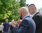 Ramo Isak; Odavanje počasti na Spomen-obilježju ubijenoj djeci opkoljenog Sarajeva/Andrej Bjeloš