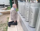 Duško Tomić, Dječja ambasada Međaši iz Bijeljine, spomenik ubijenoj djecI Sarajeva/