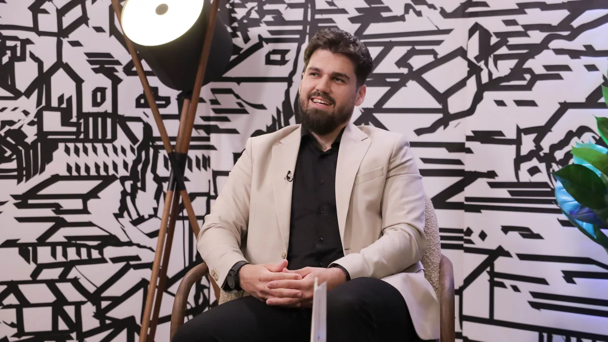 Dr. Omar Nuhić/