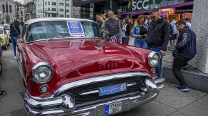 Oldtimeri na ulicama Sarajeva/Anadolija/
