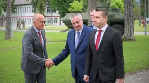 Radovan Višković ušao u kasarnu Kozara, dočekao go Aleksandar Goganović/Klix.ba