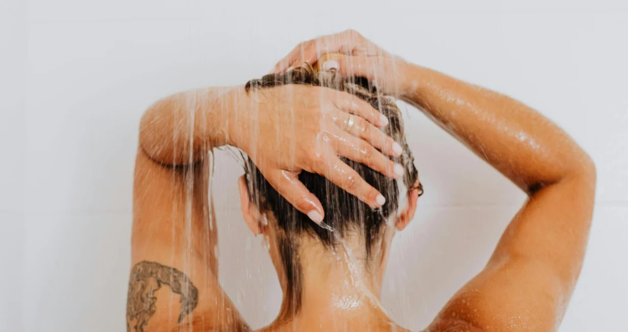 Suhi šampon kao zamjena za pranje kose/Pexels