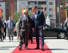 Skoplje, Sjeverna Makednonija - 15. maj 2025:Premijer Sjeverne Makedonije Hristijan Mickoski izjavio je da je put ka punopravnom ДЌlanstvu njegove zemlje u Evropskoj uniji (EU) frustrirajuД‡i, teЕѕak i pun izazova. Nakon sastanka s predsjednikom Evropskog vijeД‡a Antoniom Costom, koji boravi u posjeti Skoplju, Mickoski je na zajedniДЌkoj konferenciji za medije rekao da Д‡e posveД‡enost njegove zemlje evropskim integracijama ostati snaЕѕna i da Д‡e se u narednom periodu dodatno pojaДЌati, jer, kako je rekao, vjeruje da buduД‡nost makedonskih graД'ana leЕѕi u okviru evropske porodice (Qeveria e MaqedonisГ« sГ« Veriut - Anadolu Agency)/