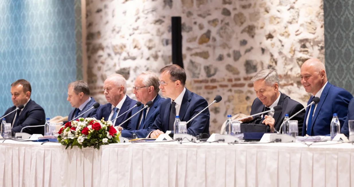 Russian delegation, led by presidential adviser Vladimir Medinsky, attend a meeting with Ukrainian delegation (not pictured) in Istanbul, Turkey, May 16, 2025. Murat Gok/Turkish Foreign Ministry/Handout via REUTERS ATTENTION EDITORS - THIS PICTURE WAS PROVIDED BY A THIRD PARTY. NO RESALES. NO ARCHIVES./Murat Gok/turkish Foreign Minist