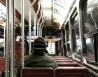 putnik, usamljen muškarac, autobus, gradski prijevoz/Unsplash