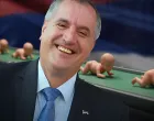 Kolumna Gorana Dakića: Plodni dani tetka Radovana/Ilustracija/Saša Naprta