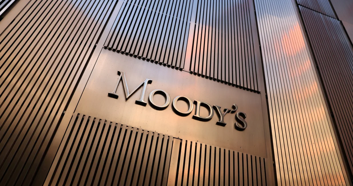 FILE PHOTO: Signage is seen outside the Moody's Corporation headquarters in Manhattan, New York, U.S., November 12, 2021. REUTERS/Andrew Kelly/File Photo/Andrew Kelly