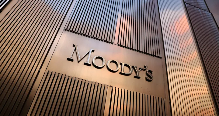 FILE PHOTO: Signage is seen outside the Moody's Corporation headquarters in Manhattan, New York, U.S., November 12, 2021. REUTERS/Andrew Kelly/File Photo/Andrew Kelly