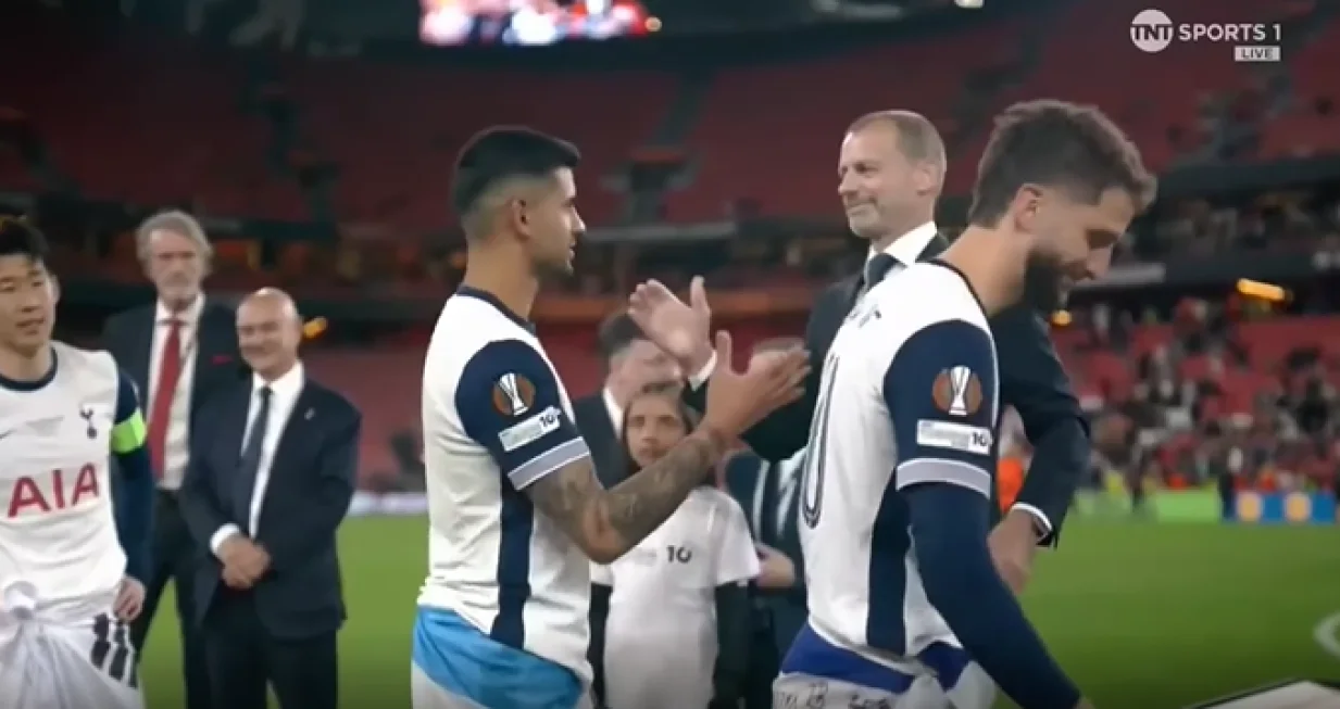 Son, Romero i Bentancur nisu dobili svoje medalje (FOTO: Screenshot/Reddit)