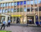 Teslić, drama u skupštini, policija ispred zgrade/Srna