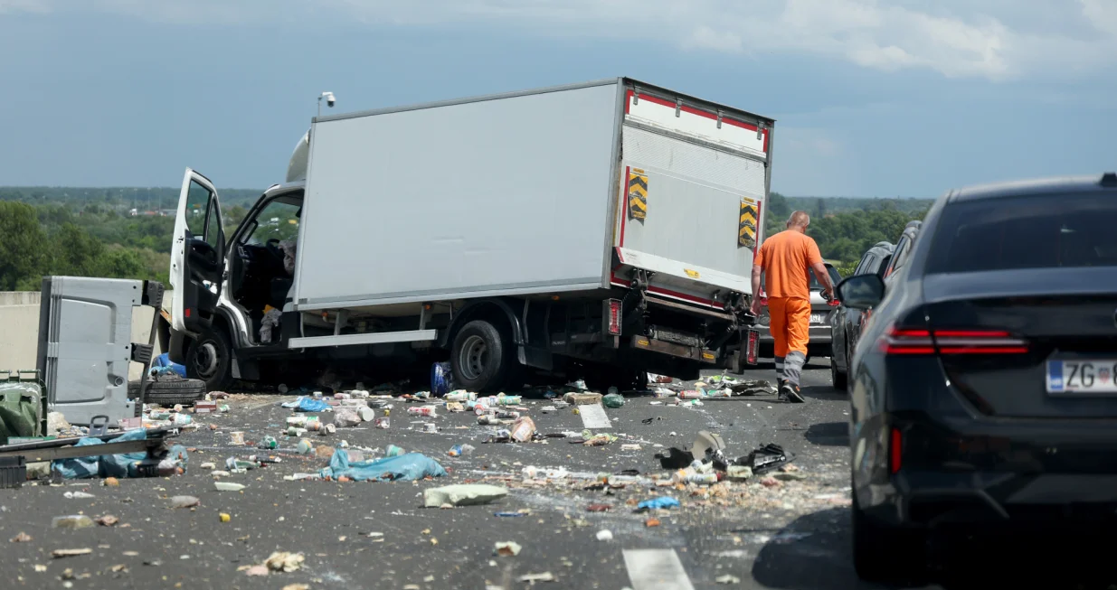 22.05.2025., Karlovac - Sudar kamiona i kombija na autocesti A1 nekoliko kilometara prije Karlovca Photo: Igor Kralj/PIXSELL/Igor Kralj/pixsell
