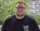 /