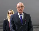 SARAJEVO, 16. maja (FENA) - Svečana primopredaje antidron sistema Kangal, kojeg Ministarstvo nacionalne odbrane Republike Turske donira za Oružane snage Bosne i Hercegovine, bit će održana danas u kasarni OS BiH "Rajlovac" u Sarajevu. Na fotografiji: Ministar odbrane Bosne i Hercegovine Zukan Helez (Foto FENA/Harun Muminović)/Harun Muminović