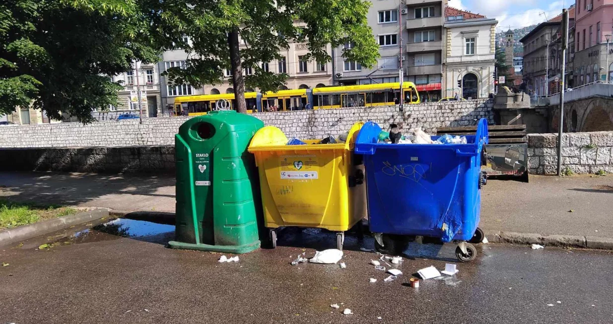 smece u sarajevu/