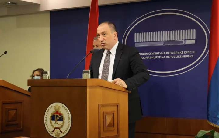 Banjaluka, BiH - 22. februar 2021:Igor Crnadak (na fotografiji), predsjednik Odbora za evropske integracije i regionalnu saradnju Narodne skupštine RS-a, rekao je da ova sjednica dolazi u pravo vrijeme, jer je očigledno da je evropski put BiH u zastoju. (Gorana Jakovljevic - Anadolu Agency)/Gorana Jakovljevic