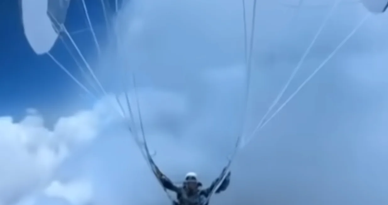 Paraglajder iz Kine/Screenshot