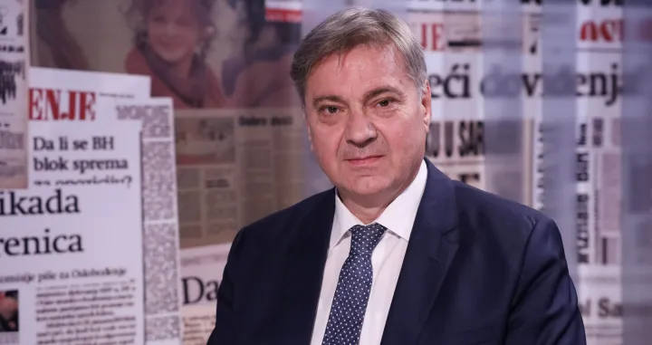 Dr. Denis Zvizdić/