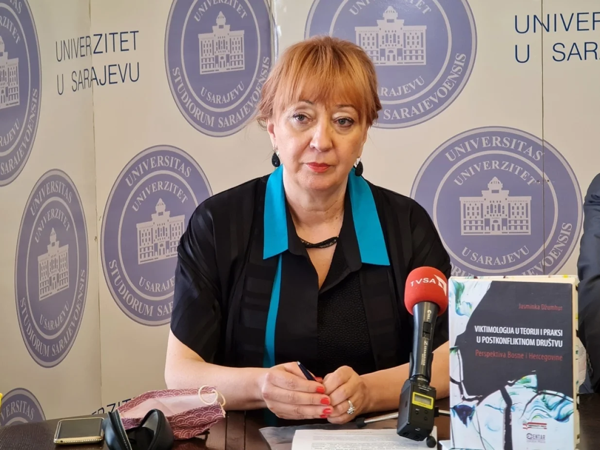 Autorica dr. Jasminka DŽumhur/