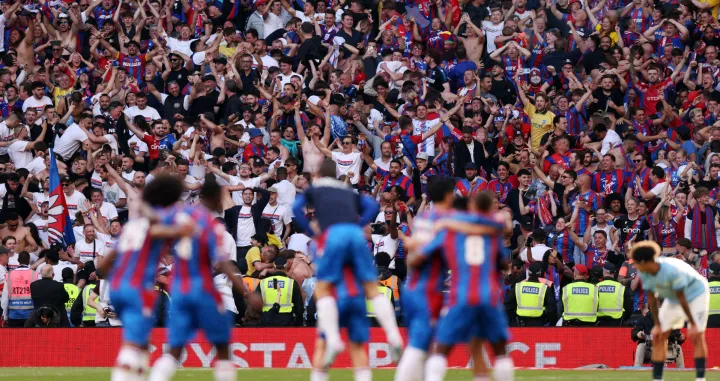 Soccer Football - FA Cup - Final - Crystal Palace v Manchester City - Wembley Stadium, London, Britain - May 17, 2025 Crystal Palace fans celebrate winning the FA Cup REUTERS/David Klein TPX IMAGES OF THE DAY