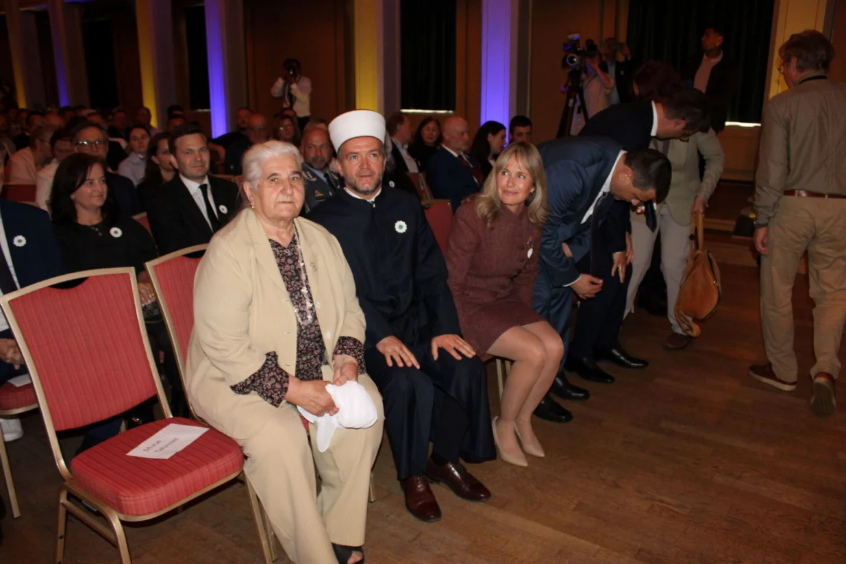 Munira Subašić, Senaid ef. Kobilica; Komemoracija povodom obilježavanja 30. godišnjice genocida u Srebrenici održana je u prestižnoj dvorani Gamle Logen, u Oslu/Fahro Konjhodžić