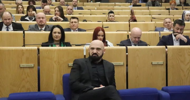 Ramo Isak, Sjednica Doma naroda Parlamenta Federacije BiH/Senad Gubelić