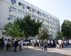 11.06.2025., Banja Luka, Bosna i Hercegovina - Grupa gradjana okupila se zajedno sa oporbenim politicarima u znak podrske predsjedniku Srpske demokratske stranke (SDS) Milanu Milicevicu koji je jutros rano sproveden u ovaj sud. Photo: Dejan Rakita/PIXSELL/Dejan Rakita/pixsell