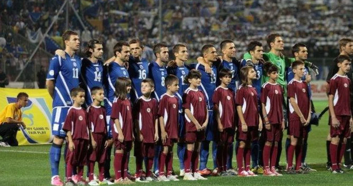 Asmir BegovićEdin DžekoAdnan ZahirovićSenad LulićZvjezdan MisimovićOgnjen VranješSejad SalihovićVedad IbiševićEmir SpahićMensur MujdžaBosna i Hercegovina - Latvija