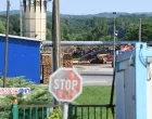 12.06.2025., Cazma - Izbio je pozar nakon eksplozije silosa u pogonu pilane DI Cazme u industrijskoj zoni grada. U pozaru je smrtno stradala jedna osoba, a dvije su tesko ozlijedjene. Hitne sluzbe su na terenu. Photo: Damir Spehar/PIXSELL/Damir Spehar/pixsell