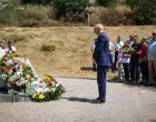 Predstavnici Ambasade SAD položili su vijenac u Mostaru u čast nevinih civila ubijenih na Uborku i Sutini/X