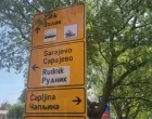 Putokazna tabla, saobraćajna tabla u Mostaru, nelogičnosti, rasprava/Instagram