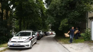 MUP KS, policija, uviđaj, ubistvo na Višnjiku, policijsko auto, iznošenje dokaza, dokazni materijal/Damir Deljo