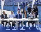 Press na Grbavici ispred južne tribine - (FOTO: Damir Deljo - Oslobođenje)