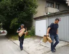 MUP KS, policija, uviđaj, ubistvo na Višnjiku, policijsko auto, iznošenje dokaza, dokazni materijal/Damir Deljo