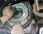 kvačilo, automobil, mehaničar/Mr Clutch Autocentres