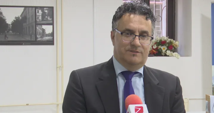Alosman Husejnović nakon promocije u Tuzli/