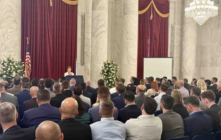 U organizaciji Kongresa Bošnjaka Sjeverne Amerike (KBSA), u zgradi američkog senata je održana komemoracija povodom 30. godišnjice genocida u Srebrenici/