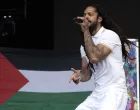 AMERIČKI State Department ukinuo je vize članovima britanskog punk-rap benda Bob Vylan nakon njihova nastupa na festivalu Glastonbury tijekom kojeg su zajedno s dijelom publike uzvikivali "Smrt IDF-u"./