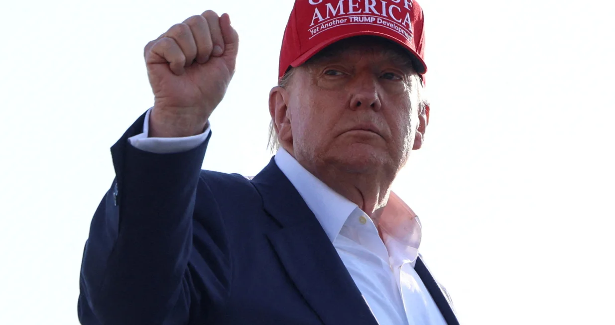 U.S. President Donald Trump wears a "Gulf of America" hat as he boards Air Force One to depart for Florida, at Joint Base Andrews, Maryland, U.S., July 1, 2025. REUTERS/Evelyn Hockstein TPX IMAGES OF THE DAY/Evelyn Hockstein