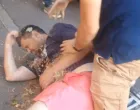 Građani savladali muškarca koji ih je udarao motkom, protesti u Beogradu, Srbija, studentski protesti/Prtsc