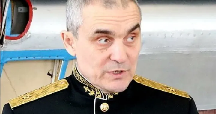 Ildar Ahmerov/X/X
