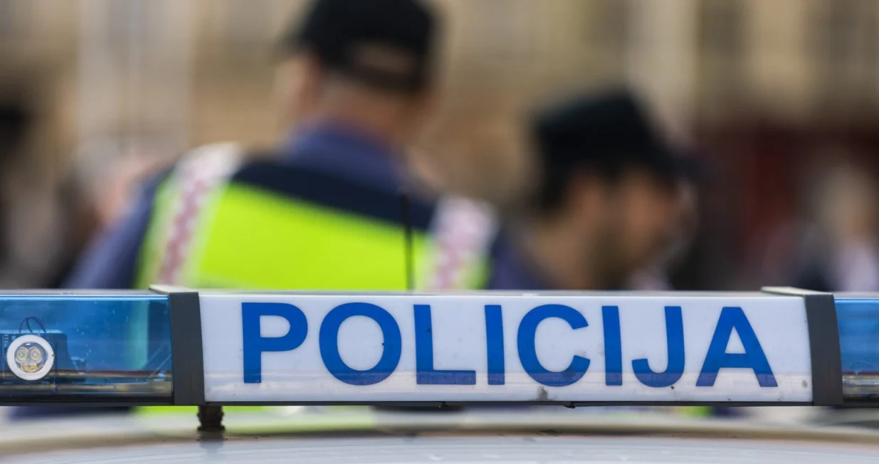 policija/X
