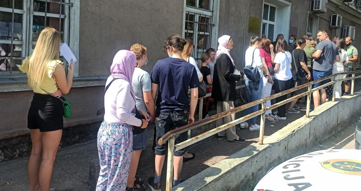 Redovi za pasoše/